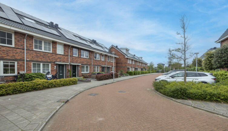 110 - Te koop - Tussenwoning - Naaldwijk